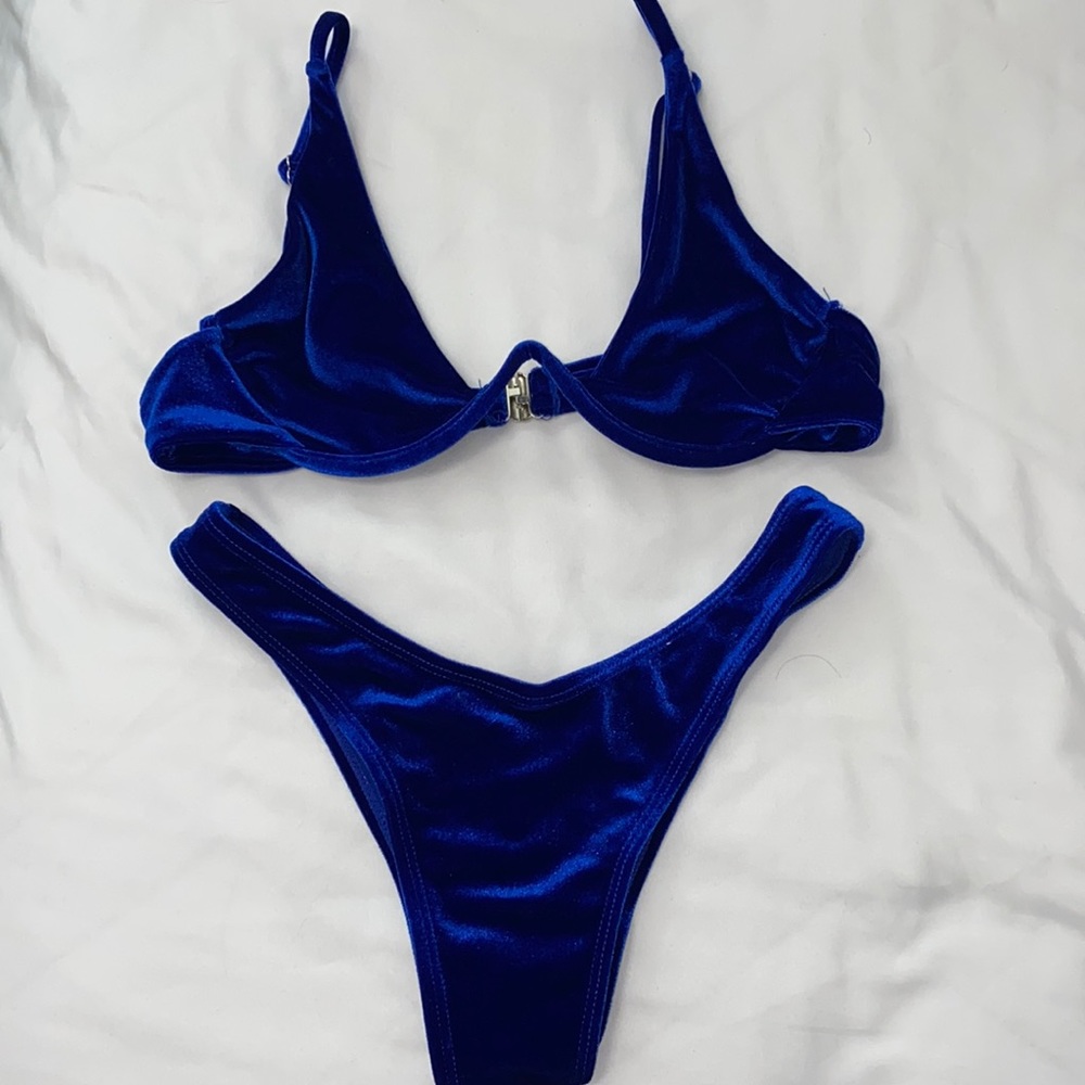 Blue velvet underwire high cut bikini